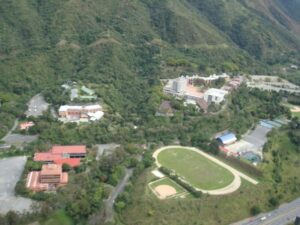 Vista aérea de la Universidad Metropolitana del Centro, estado Miranda