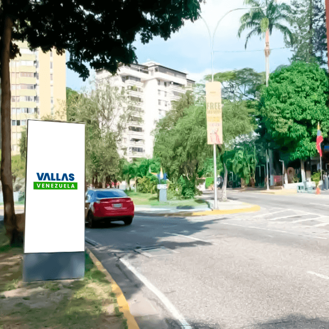 Tótem en Av. Principal de El Cafetal, Baruta