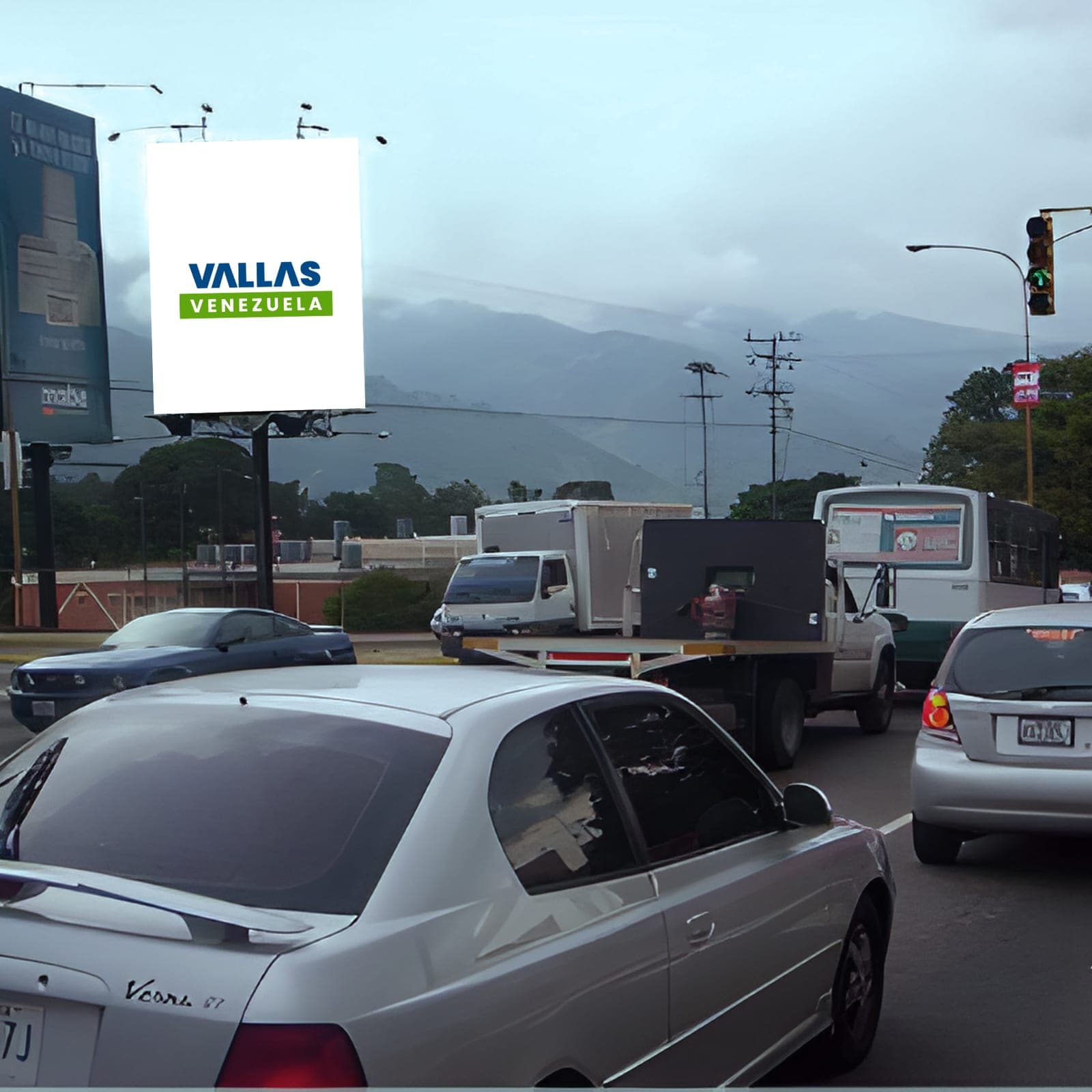 Valla 8 × 10.7 m en Av. Las Américas