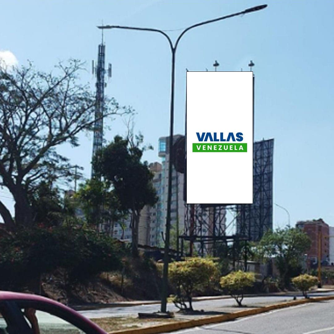 Valla 6 × 12 m en Av. Lara