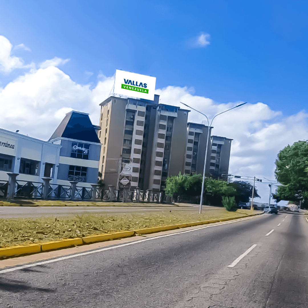 Valla 13 × 7 m en Av. Atlántico con carrera La India