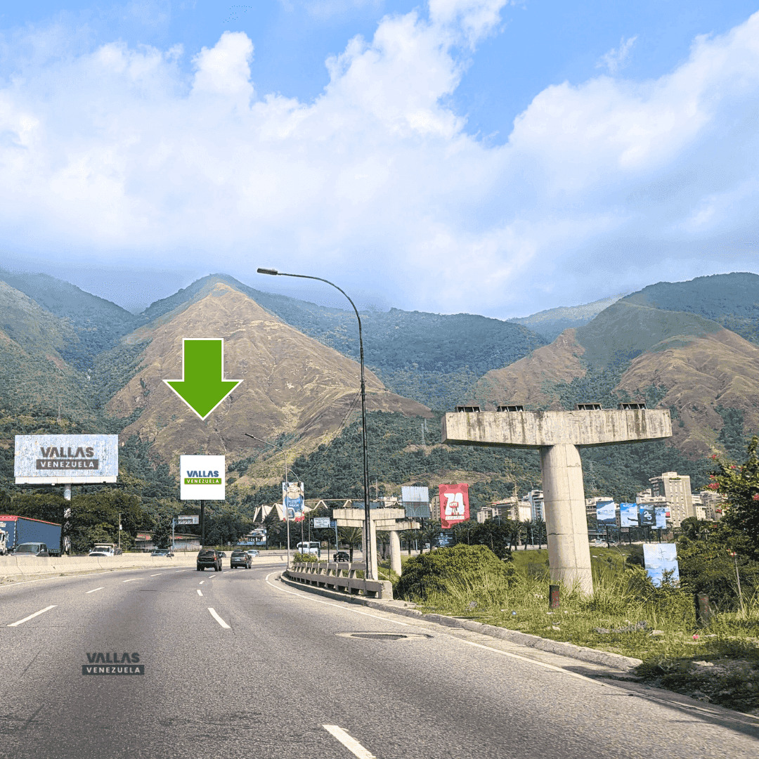 Valla 12 × 12 m en Autopista Francisco Fajardo, Sucre