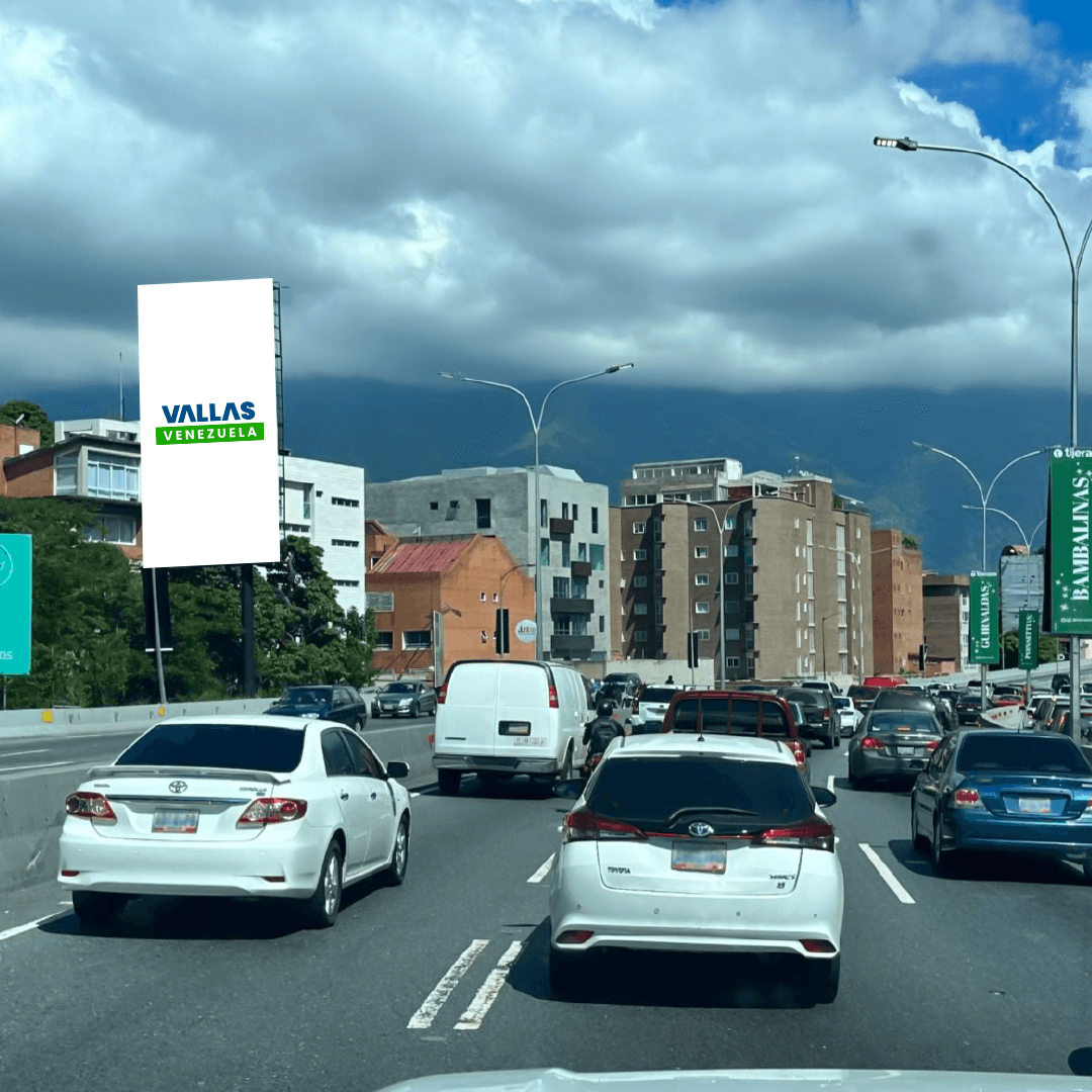 Valla 6 × 12 m en Autopista Prados del Este, Baruta