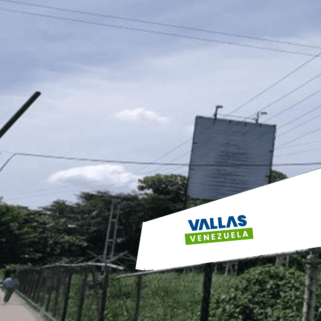 Valla 20 × 4 m en Av.Universidad