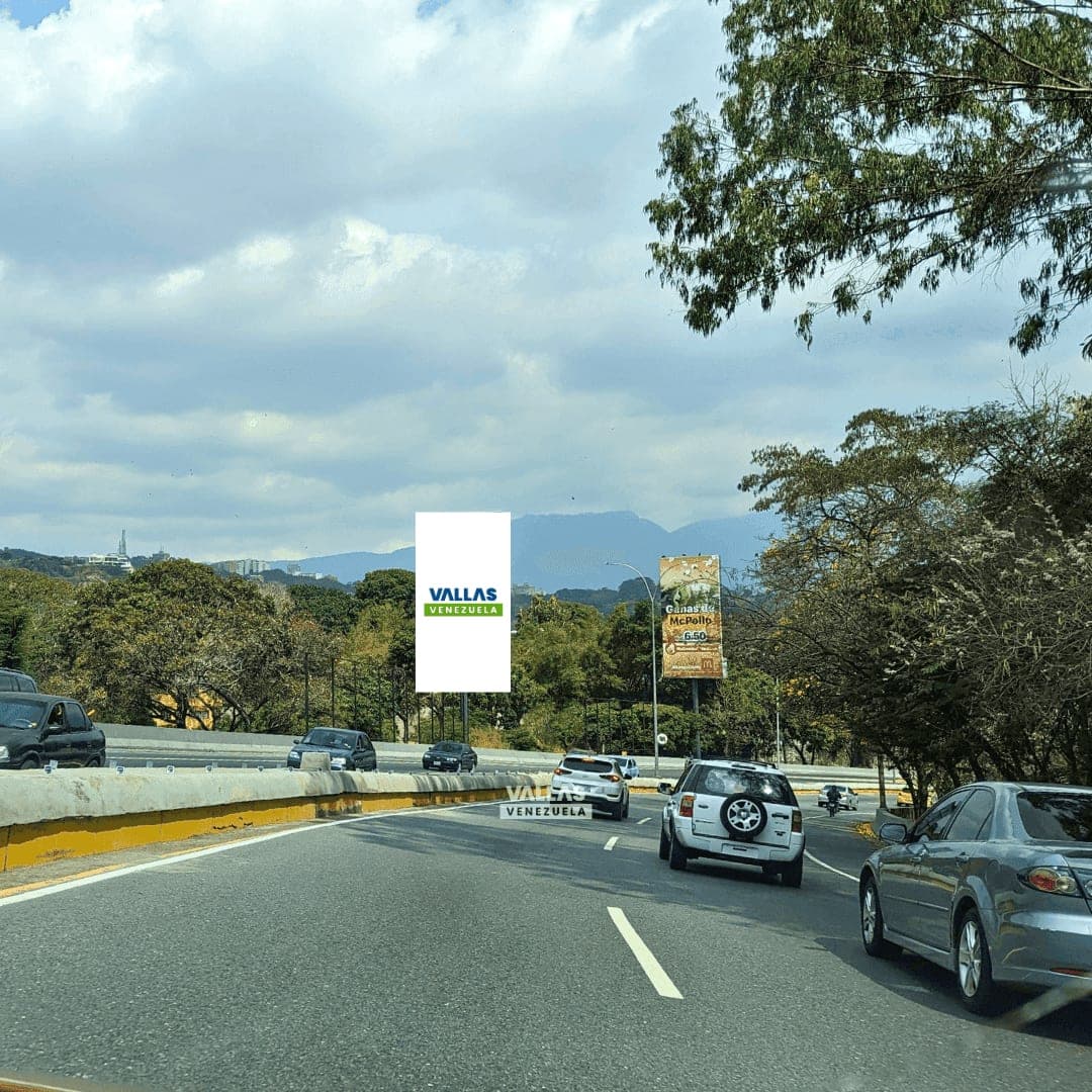 Valla 6 × 12 m en Autopista Prados del Este, Baruta