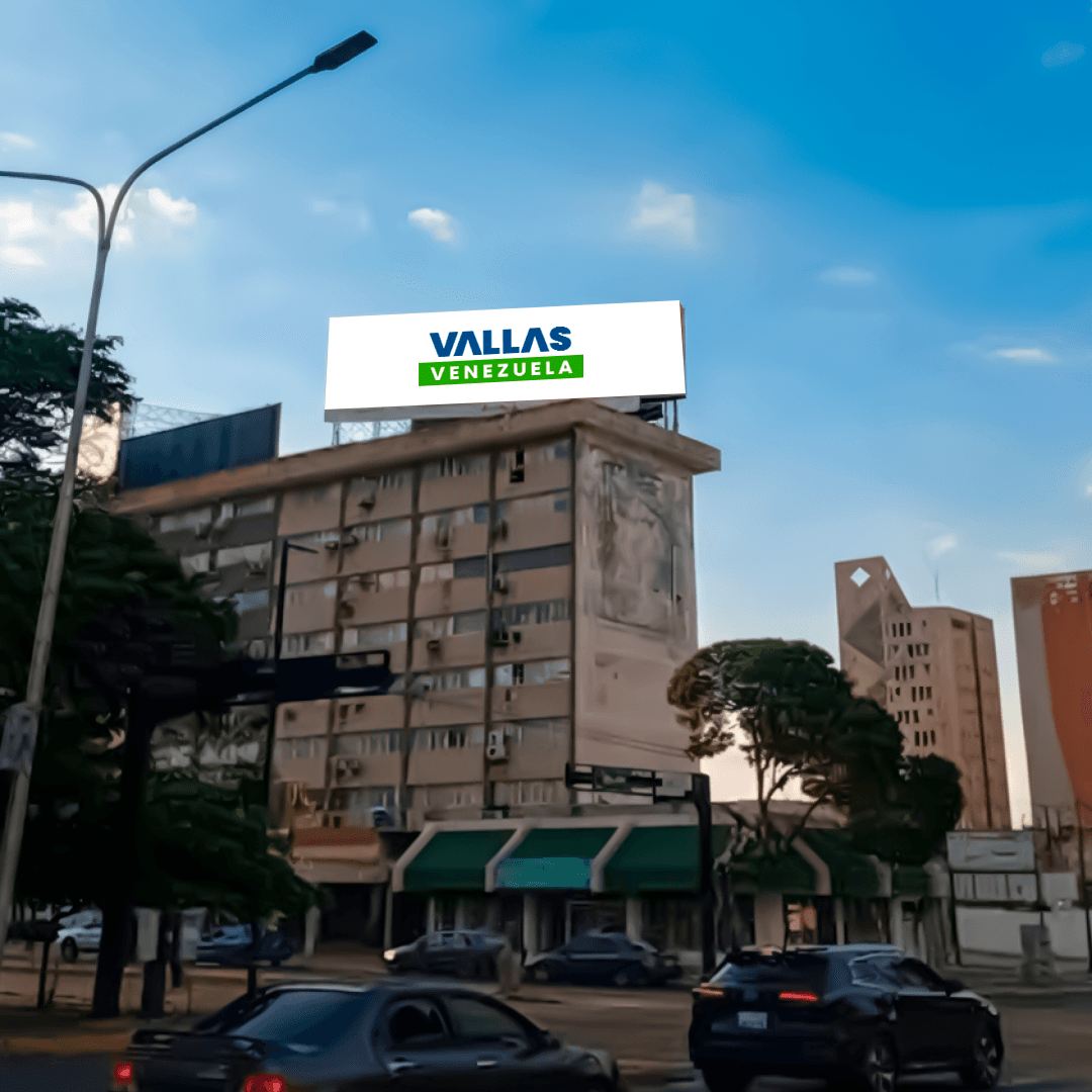 Valla 20 × 6.1 m en Av. 5 de Julio con Bella Vista
