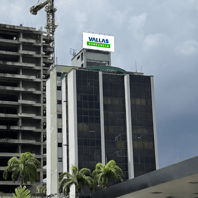 Valla en Av. Bolívar, Valencia
