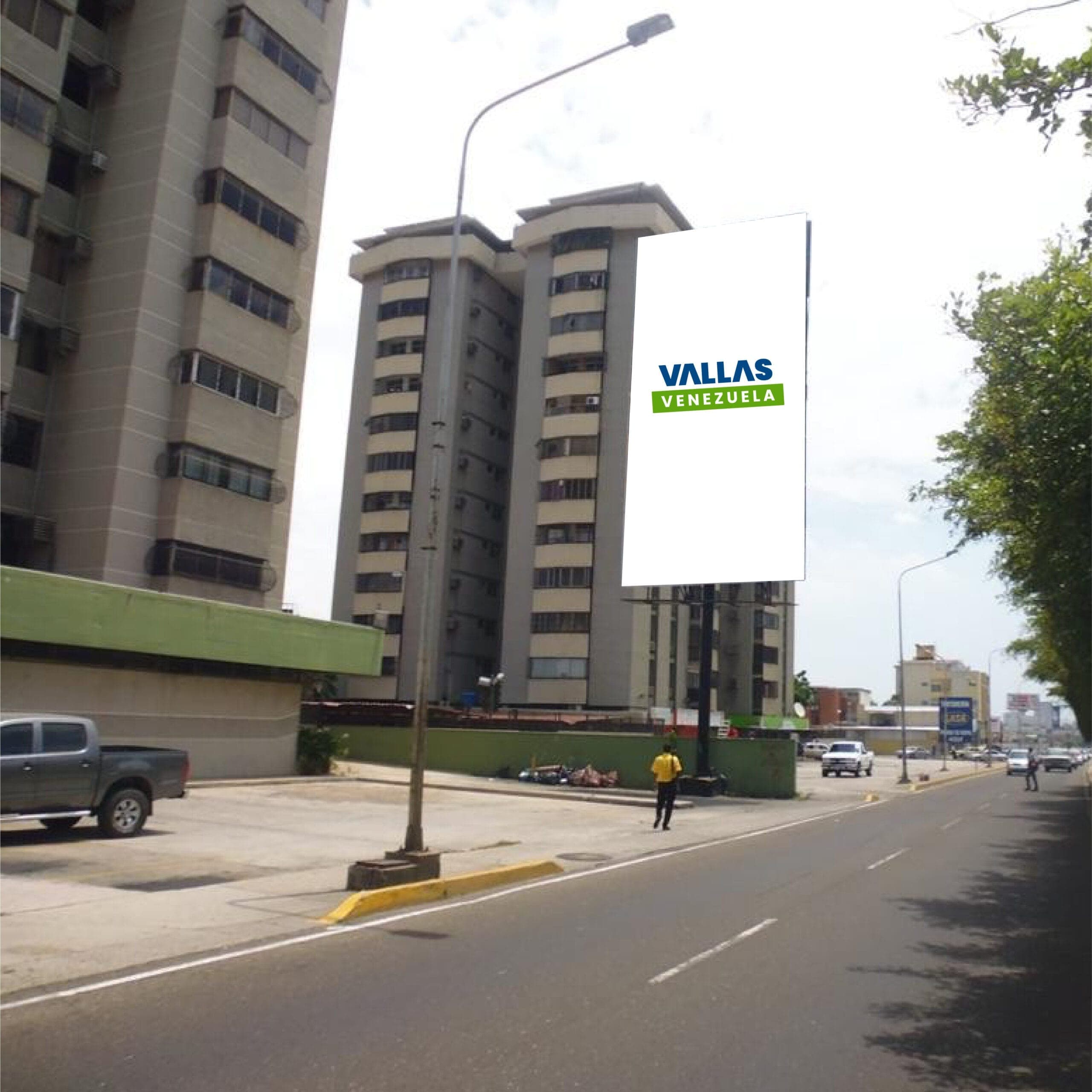 Valla 6 × 12 m en Av. 15 Las Delicias