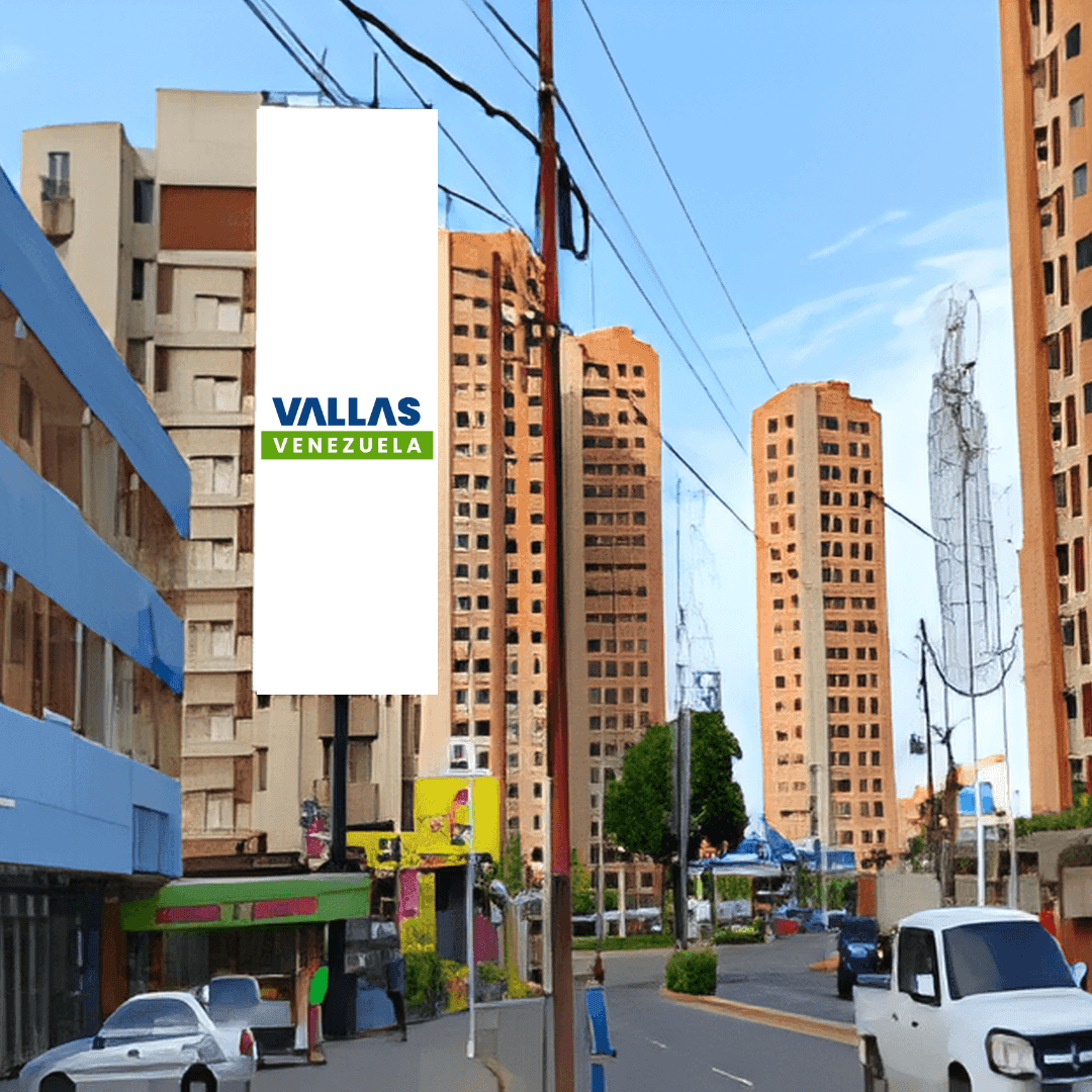 Valla 6 × 12 m en Av. Bella Vista con Av. Universidad