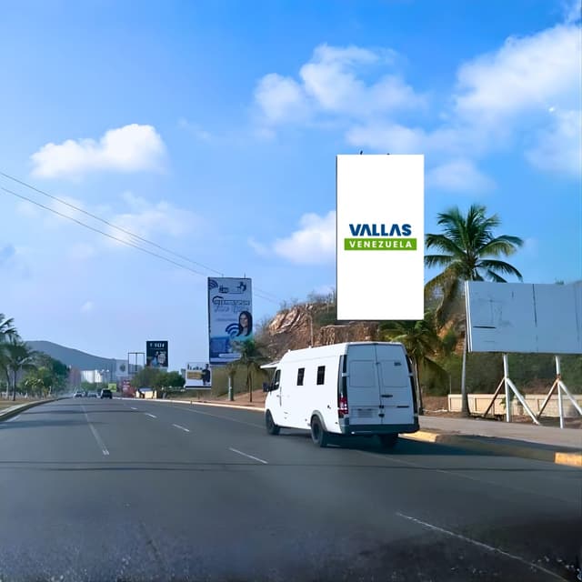 Valla en Av. Daniel Camejo Octavio