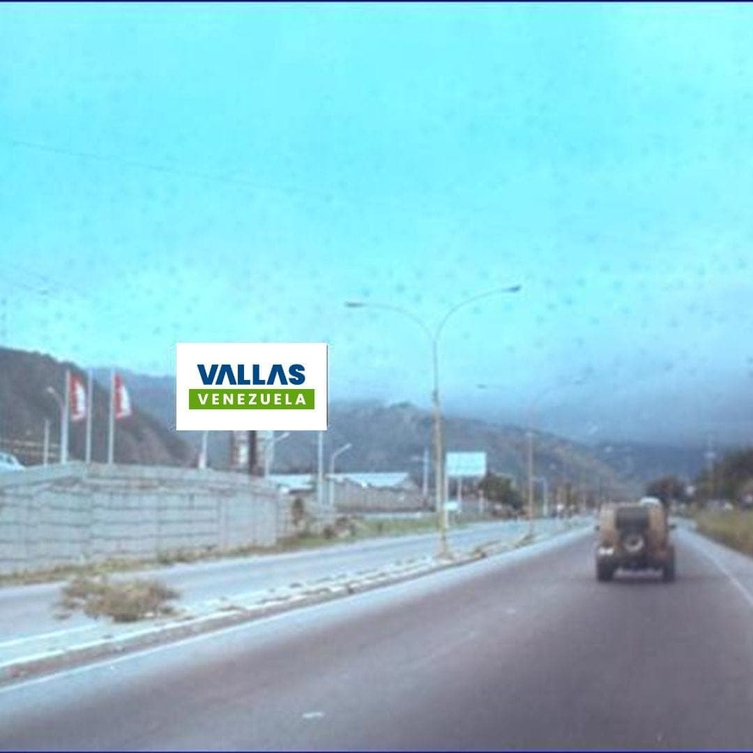Valla 12 × 6 m en Av. Centenario
