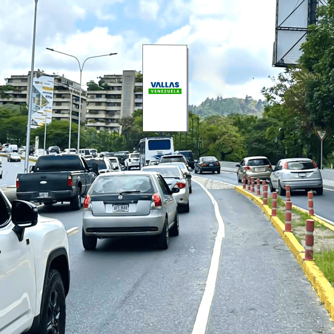 Valla 6 × 12 m en Autopista Prados del Este, Baruta