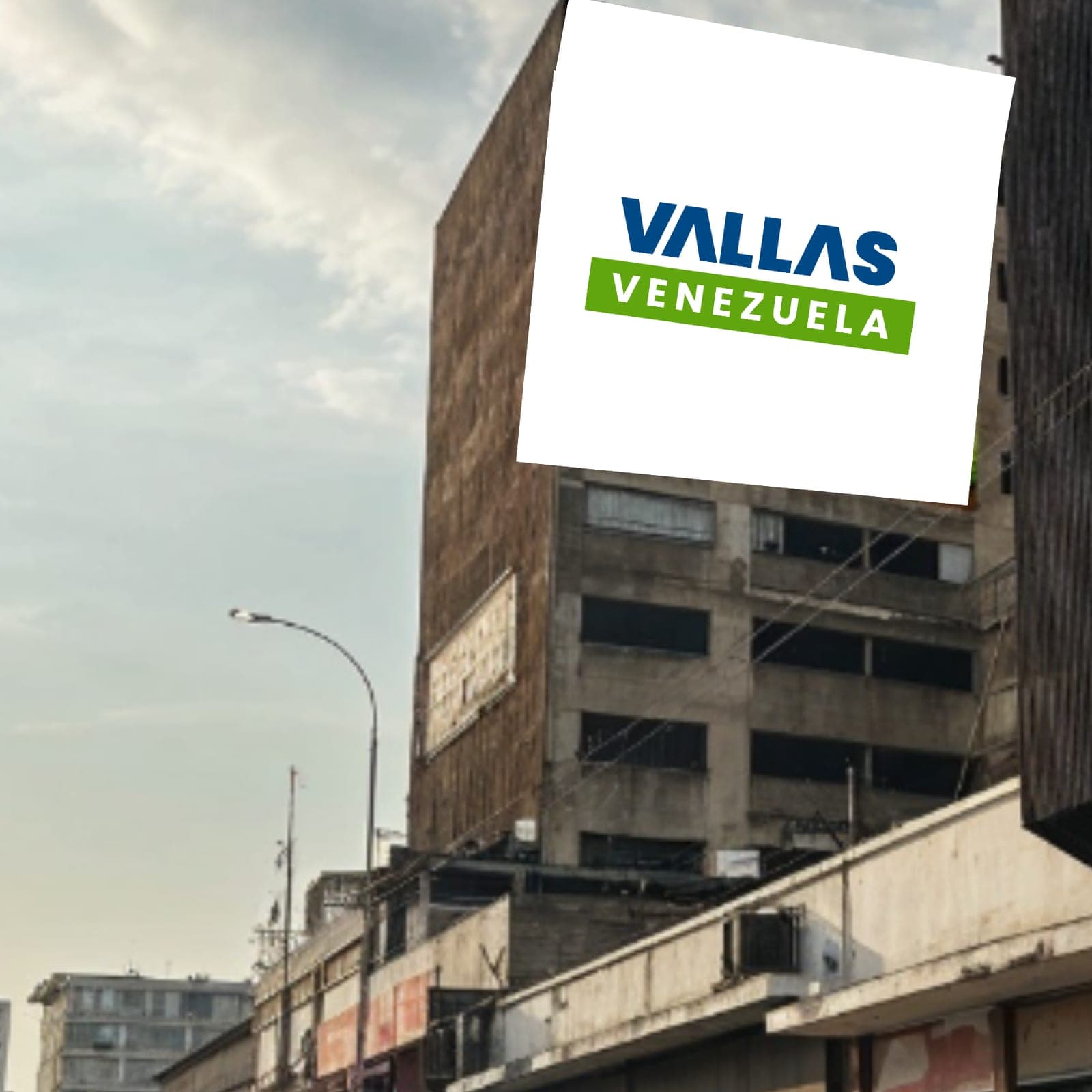 Valla 12 × 12.7 m en Av. Bolívar C/C Calle Sánchez Carrero