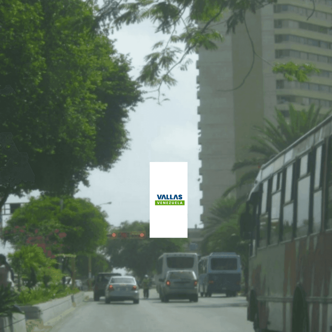 Valla 6 × 12 m en Av. 4 de Mayo