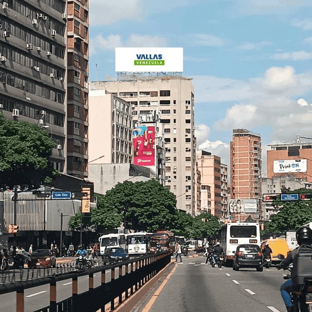 Valla en Av. Francisco de Miranda, Chacao