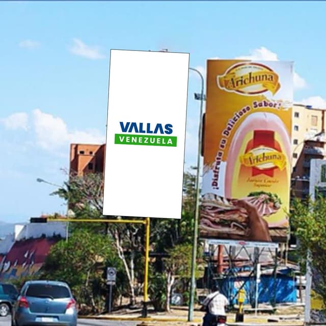 Valla en Av. Lara