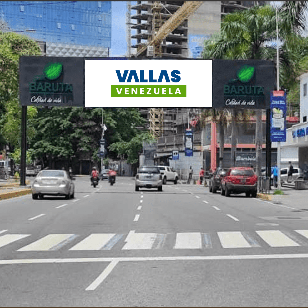 Av. Principal de Las Mercedes, Pantalla LED de 8m x 3m