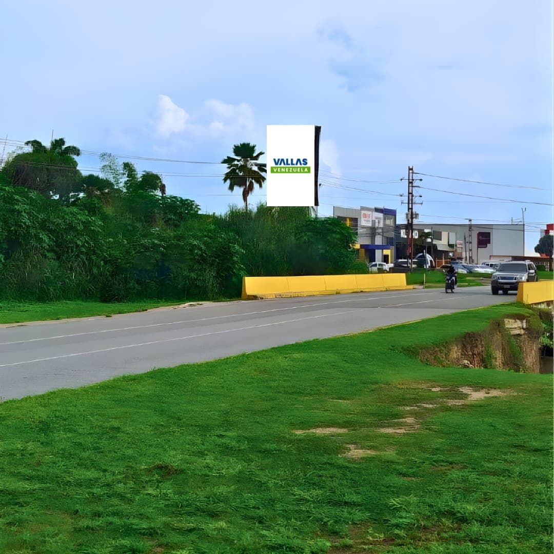 Valla 6 × 9 m en Av. Don Julio Centeno