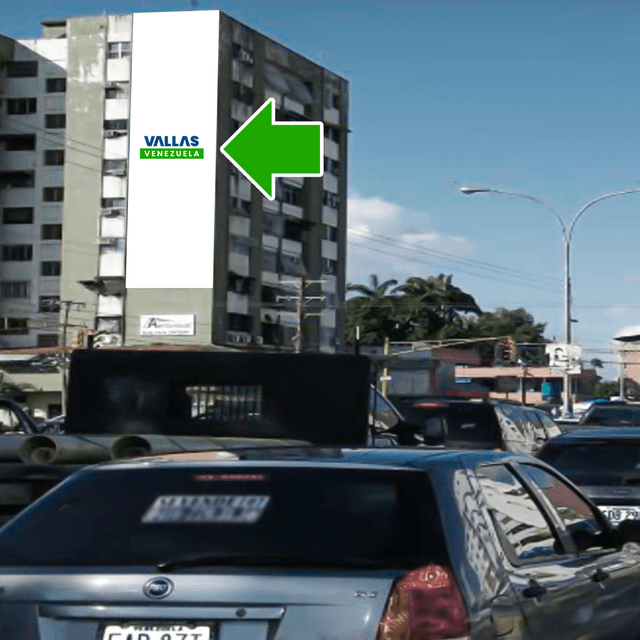 Valla en Av. 23 de Enero