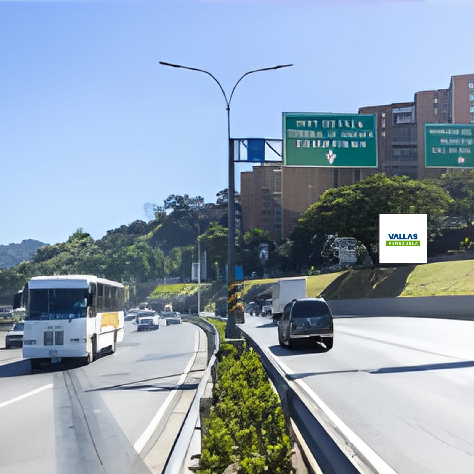 Valla 4 × 4 m en Av. Francisco Fajardo, Sucre