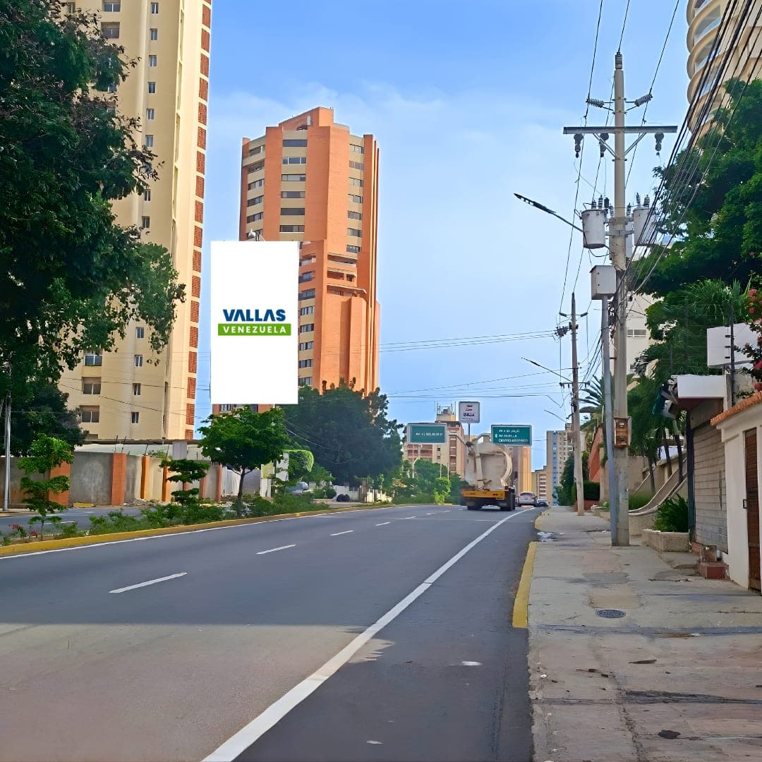 Valla 6 × 12 m en Av. El Milagro Norte 2