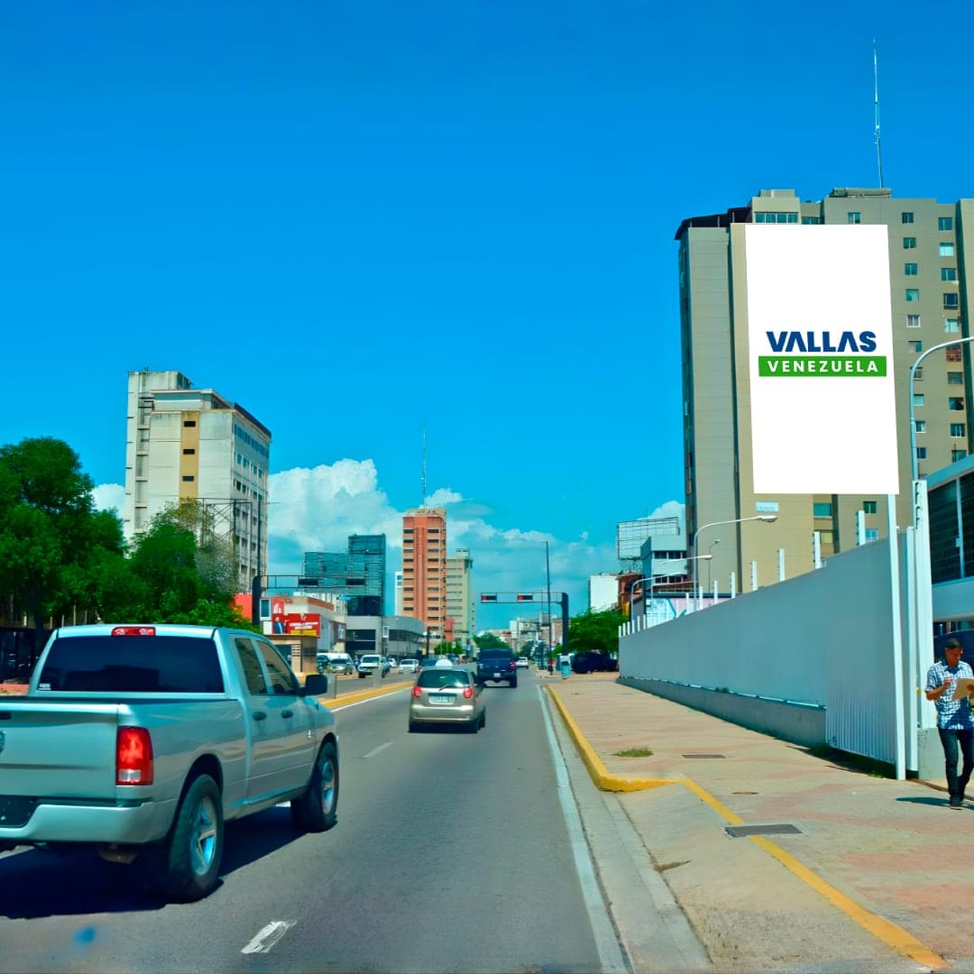 Valla 15 × 29 m en Boulevard 5 de Julio esquina Av. 13