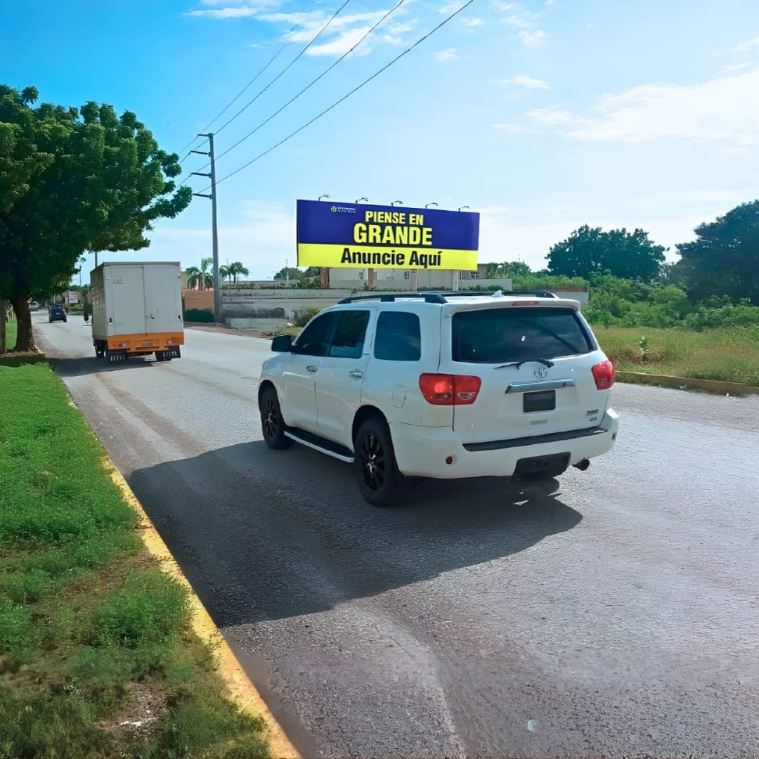 Valla 20 × 6 m en Av. Guajira