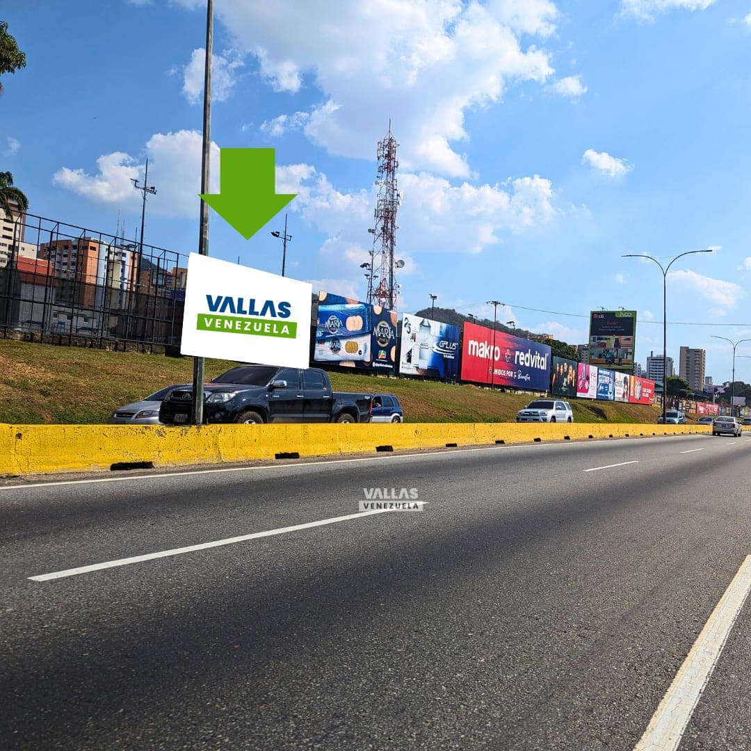 Autopista del Este, Altura Club Italo, Frente a Parque Negra Hipólita Valencia, 13° Valla Horizontal 12m x 6m