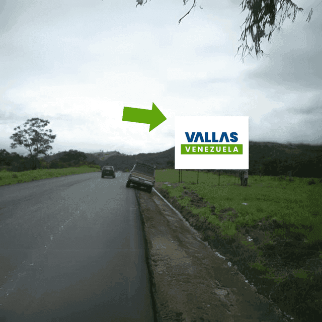 Valla en 500 m después de la salida del Aeropuerto de Santo Domingo