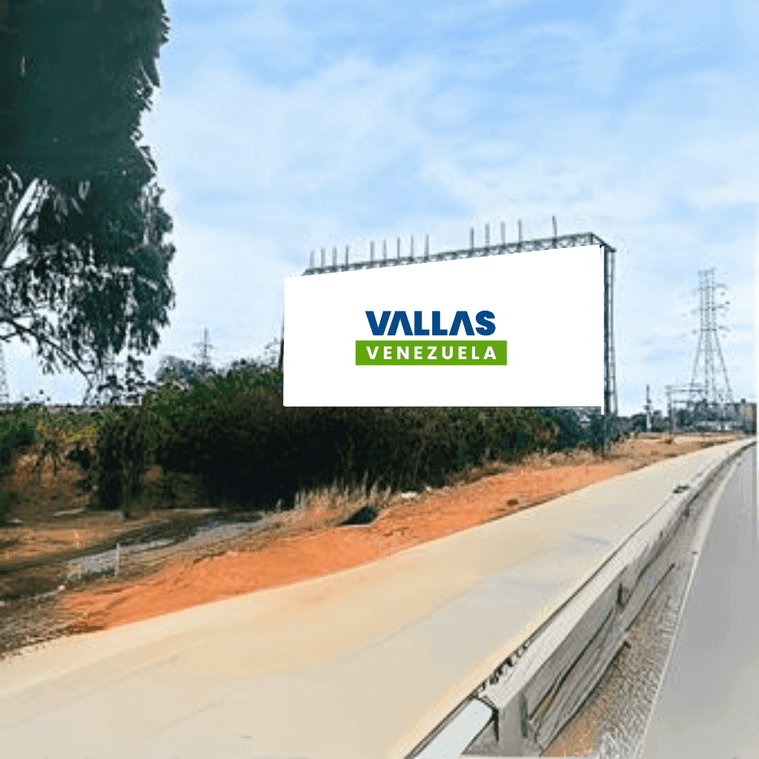 Valla 29 × 9 m en Carretera vía Aeropuerto