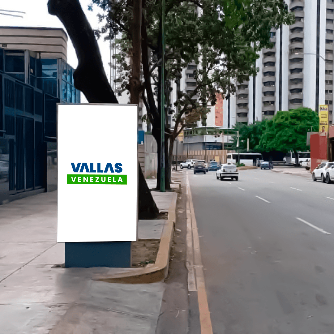 Tótem 2 × 2.4 m en Av. Venezuela, Chacao