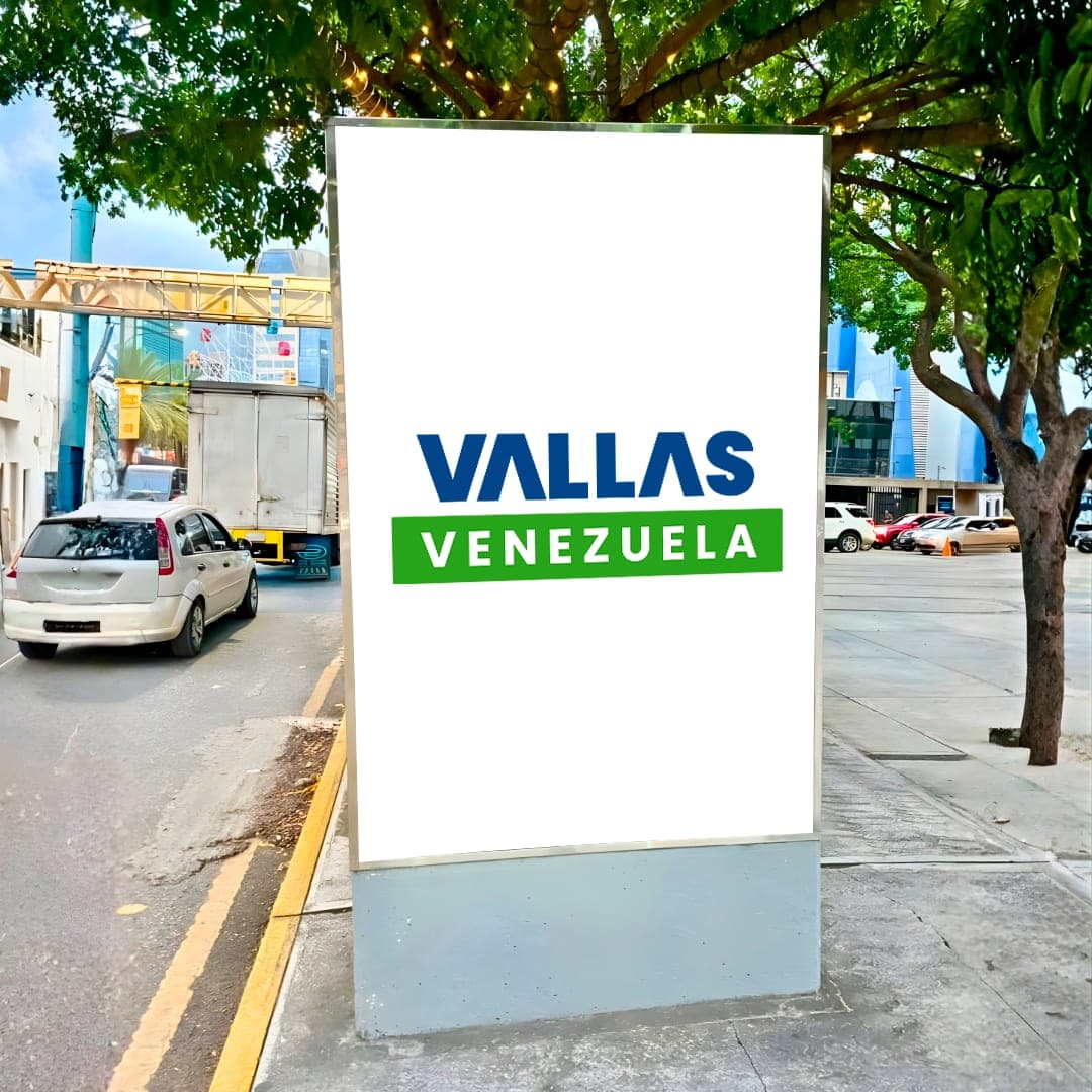 Tótem 2 × 2.4 m en Acera Este, Chacao