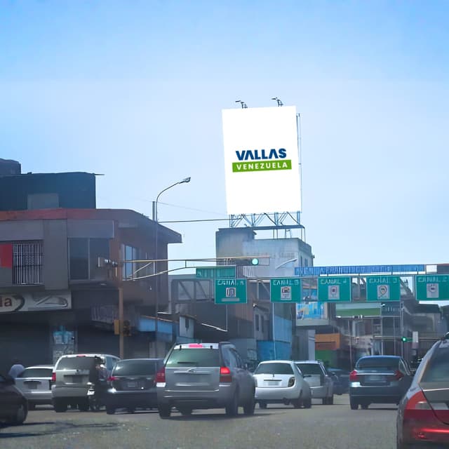 Valla en 7.ª Av. Francisco García de Hevia con calle 9