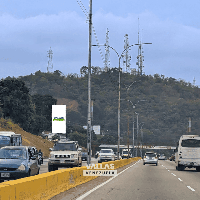 Valla en Autopista del Este