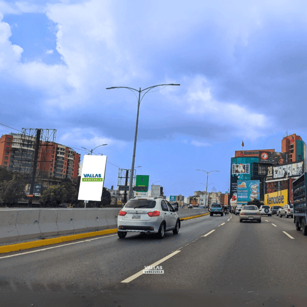 Autopista Francisco Fajardo Sector El Rosal acceso a Las Mercedes vía Plaza VenezuelaCaracas