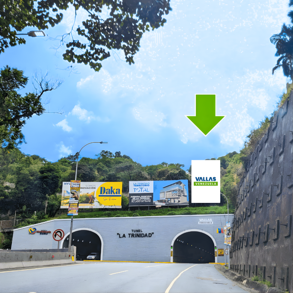 Valla publicitaria en Distrito Capital - Autopista Prados del Este, entrada Tunel la Trinidad sentido La Trinidad, Caracas, Valla Vertical de 7m x 10m