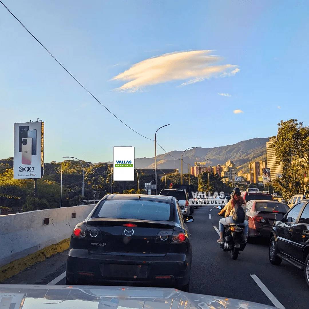 AE-AP003BLIB Autopista Francisco Fajardo altura De Jardín Botánico Sentido Oeste/Este