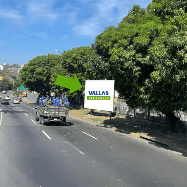 Autopista Francisco Fajardo Frente a CCCT detrás del Sambil Caracas