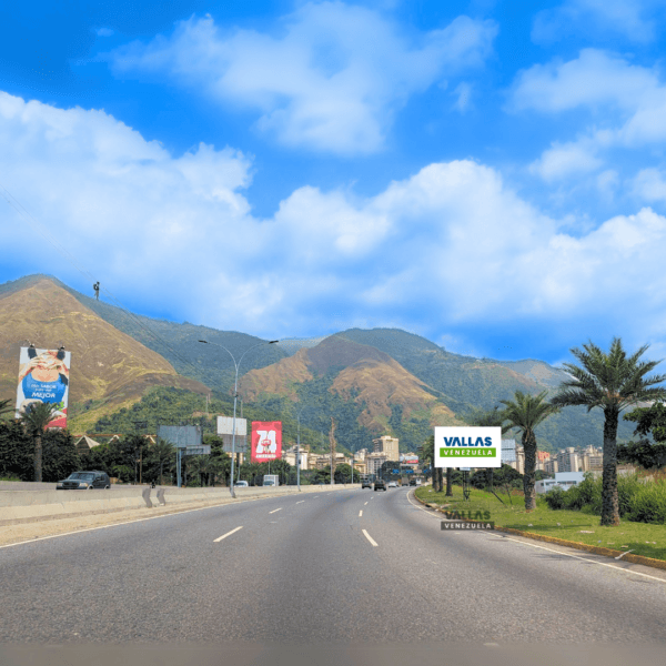 Autopista Francisco Fajardo sector la Urbina. Terrazas del Ávila - La Urbina Frente a Makro Caracas