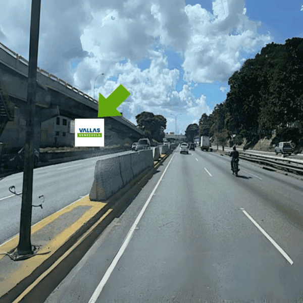 Autopista Francisco Fajardo Elevado De La California. vía Los Ruices