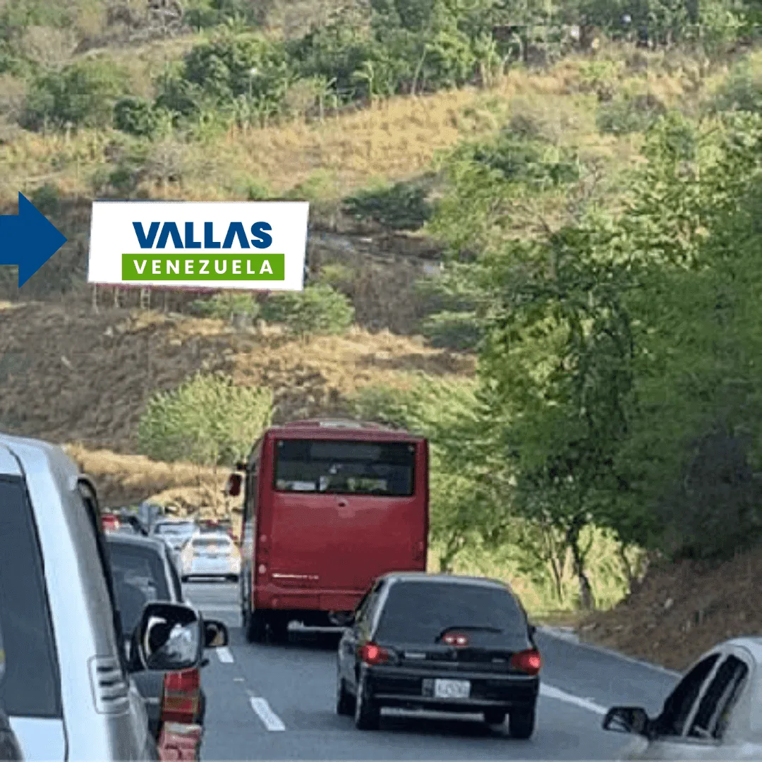 Autopista La Guaira- Caracas diagonal antiguo peaje bomba PDV