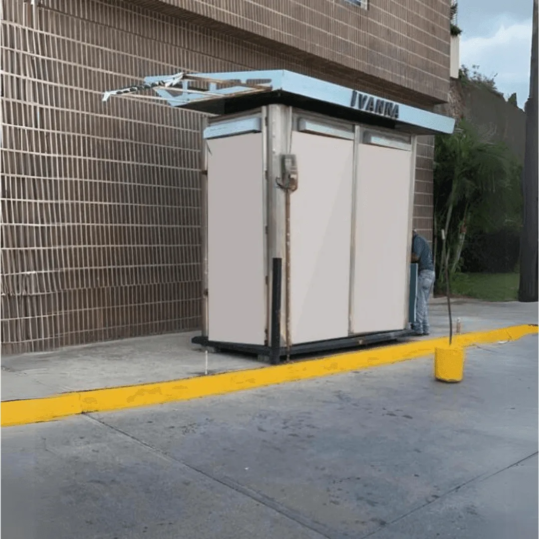 AE-BRT009 Kiosco en Av. Chama con Garcilazo Colinas de Bello Monte frente a la Agencia de Banesco