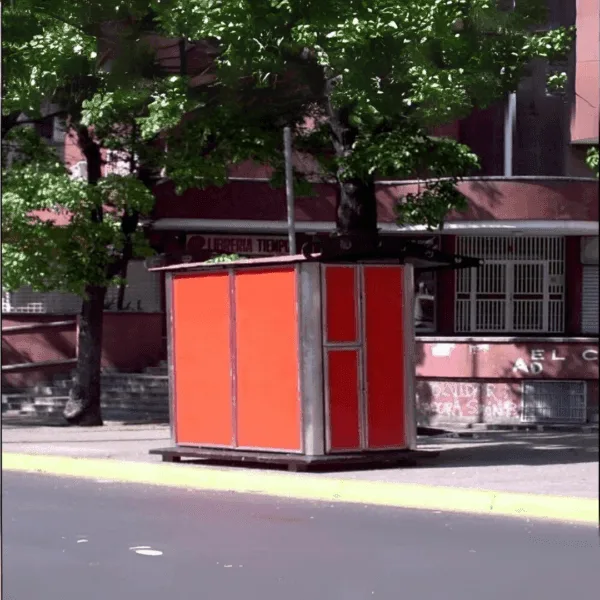 Kiosco en Av. La Habana entre Av. Bolivia y Av. Quito acera del Edificio Camaleón Caracas
