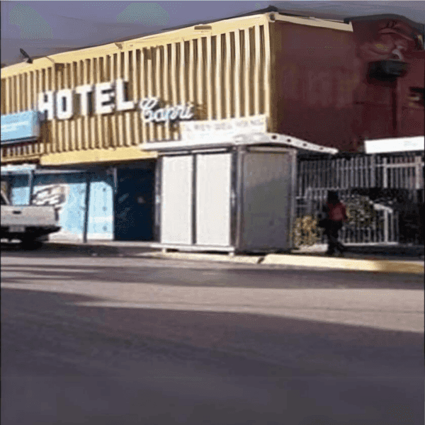 Kiosco en Inicio Av. Casanova frente al Hotel Capri Sentido Oeste - Este Margen Derecho. Caracas