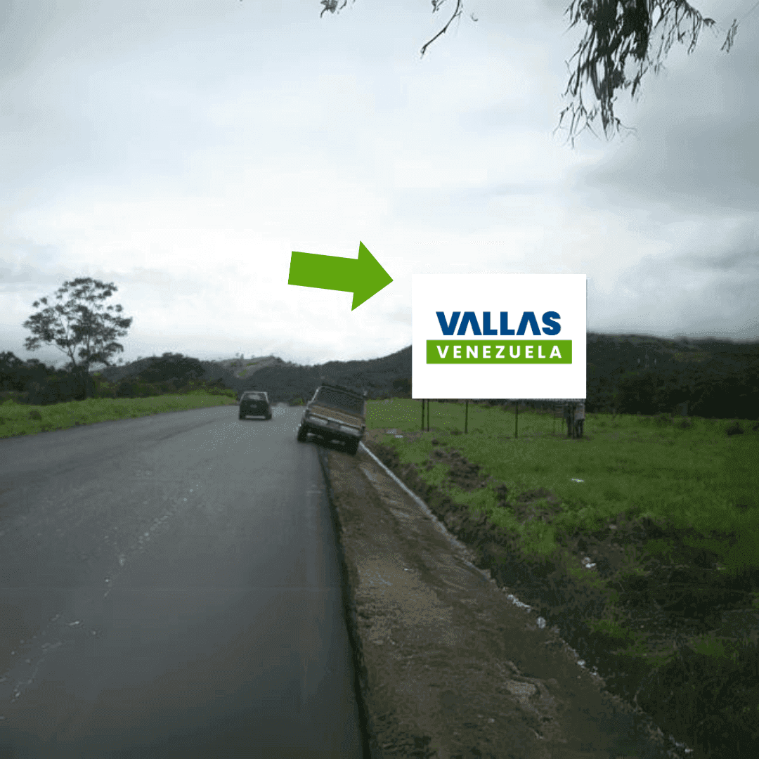 500 Metros Después De La Salida Del Aeropuerto De Santo Domingo Sentido El Piñal-san Cristóbal