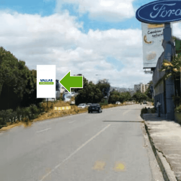 Av. Río de Janeiro vía Macaracuay - Este.