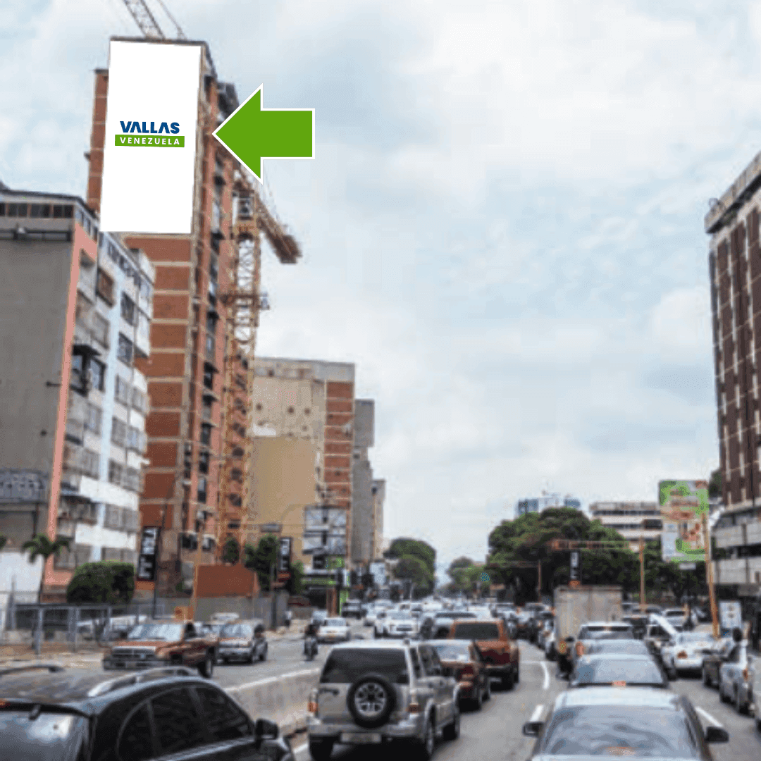 Av. Libertador Edifcio Pacairigua sentido este-oeste.