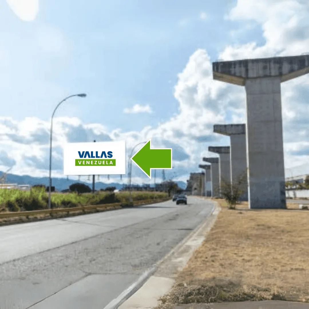 Av.Intercomunal Guarenas-Guatire a 200 m Pasando el Distribuidor Zamora.