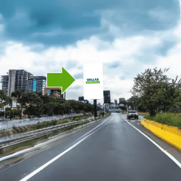 Autopista Francisco Fajardo altura de Las Mercedes Río de Janeiro. Sentido este-oeste.