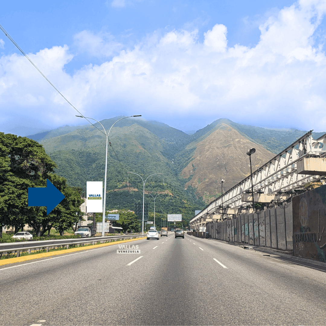 Autopista Francisco Fajardo altura de La Urbina sentido oeste- este Caracas